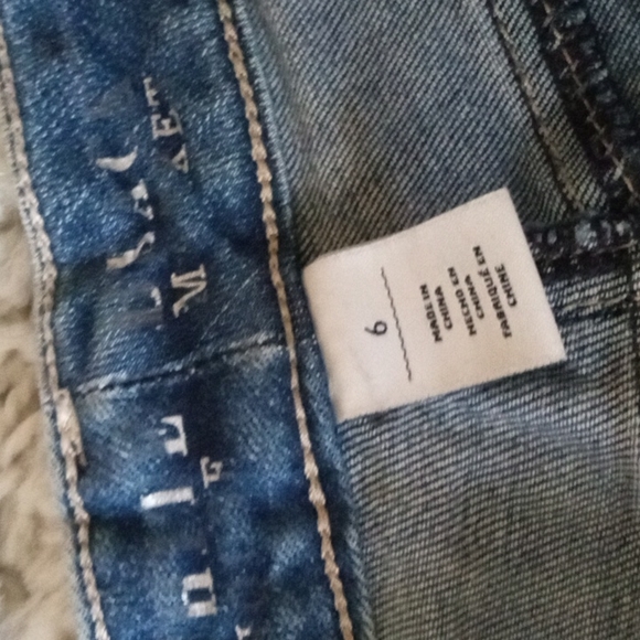 Jeans - Picture 2 of 3